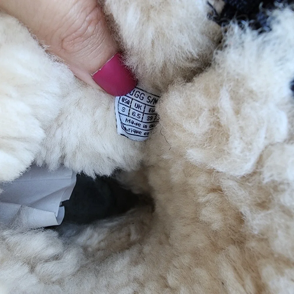 UGG black cozy